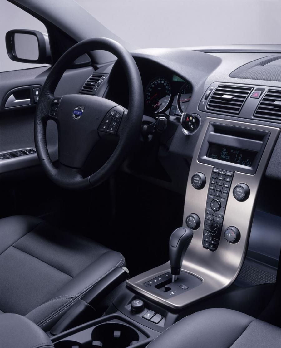  Volvo S40 2011 года  (фото 5 из 10)